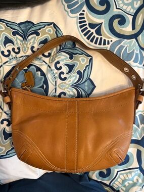 Vintage Coach Soho Small Leather Hobo Shoulder Bag British Tan EUC Y2K